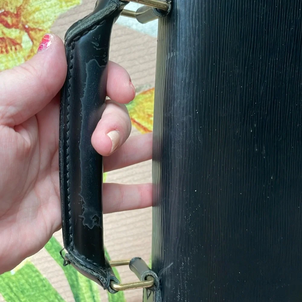 🚨LOUIS VUITTON🚨Black Epi Leather Serviette briefcase/business bag (minor wear)